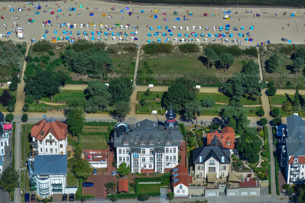 3637708 | ZINNOWITZ 25.08.2016 Gebäudekomplex der Hotelanlage "Haus Schwalbennest" an der Dünenstraße in Zinnowitz auf der Insel Usedom im Bundesland Mecklenburg-Vorpommern, Deutschland. // Complex of the hotel building "Haus Schwalbennest" on street Duenenstrasse in Zinnowitz on the island of Usedom in the state Mecklenburg - Western Pomerania, Germany. Foto: Gerhard Launer