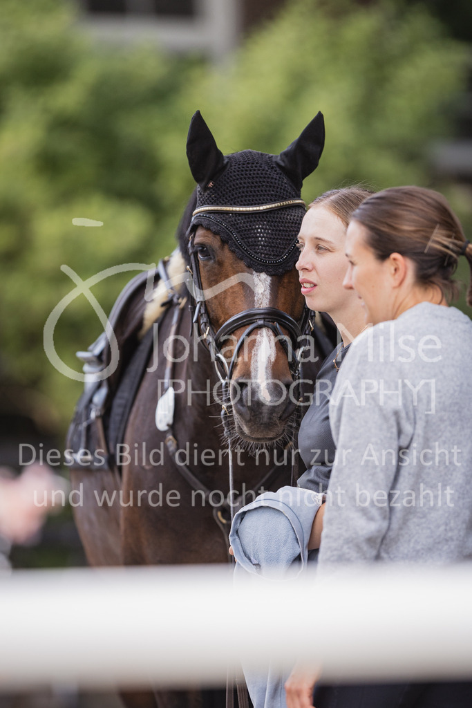 230616_Lemwerder_SprPf-Lgeschl-959 | Deine schönsten Turniermomente als professionelle Fotos! Entdecke hochwertige Pferdesport-Fotografie im Online-Shop. Jetzt Fotos finden & bestellen!