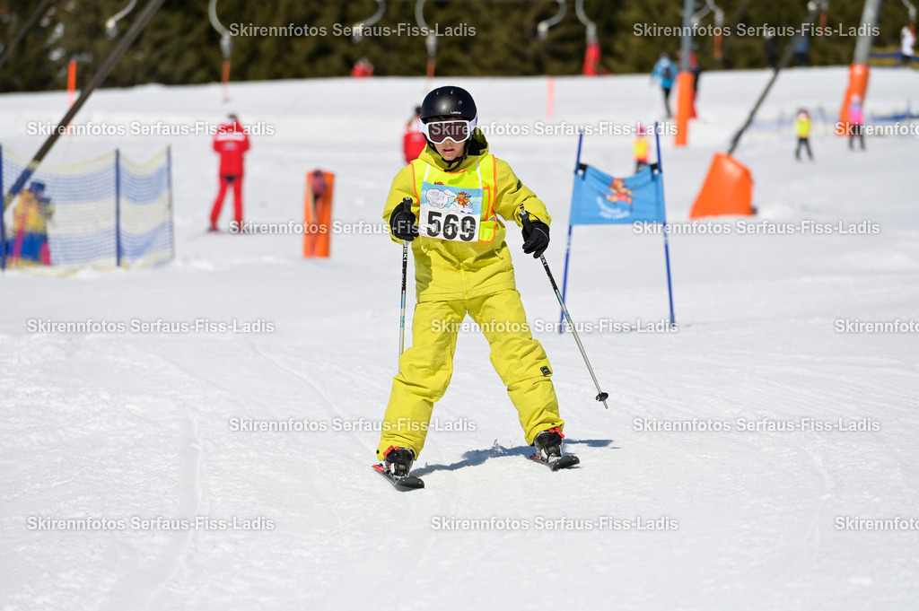 SRF_27.02.2026_590 | Skirennfotos,Serfaus,Fiss,Ladis,Kinderskirennen,Winter,Tirol,Oberland,skirace,SFL,feelfree,weil wir's genießen,ski,Ski,skifahren,Sonnenplateau, - Realisiert mit Pictrs.com