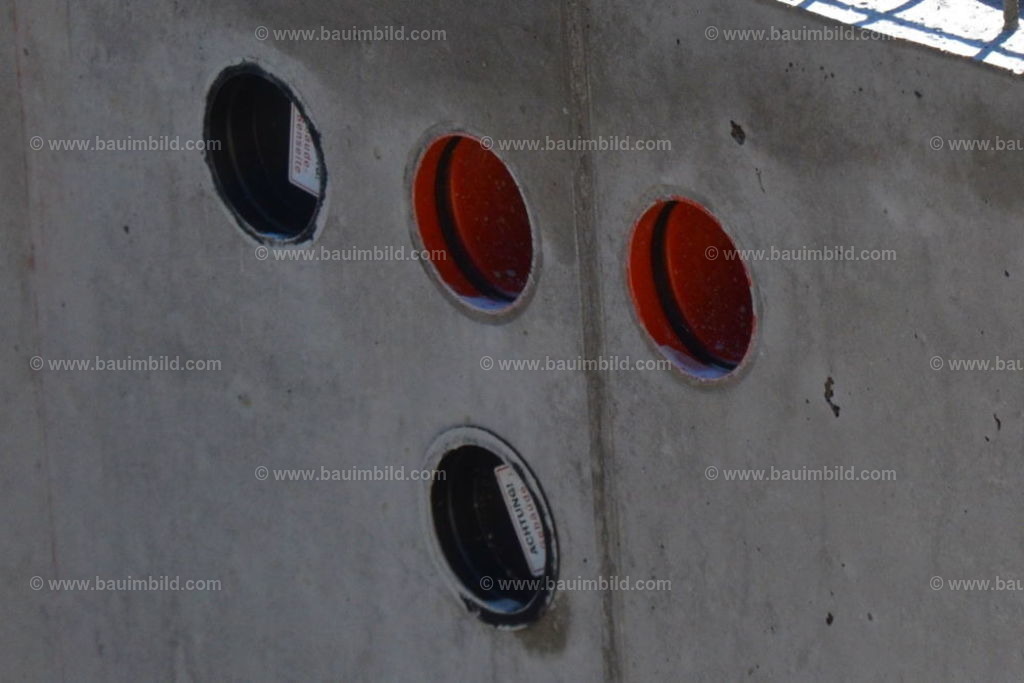 bib-lg03-abwasserkanal-0025 | Nach LV-Leistungsgruppen sortierte Detailfotos über den Bau eines Hauses. Alle Hausbau-Bilder direkt vom Urheber und Autor der Website Haus-Selber-Bauen.com