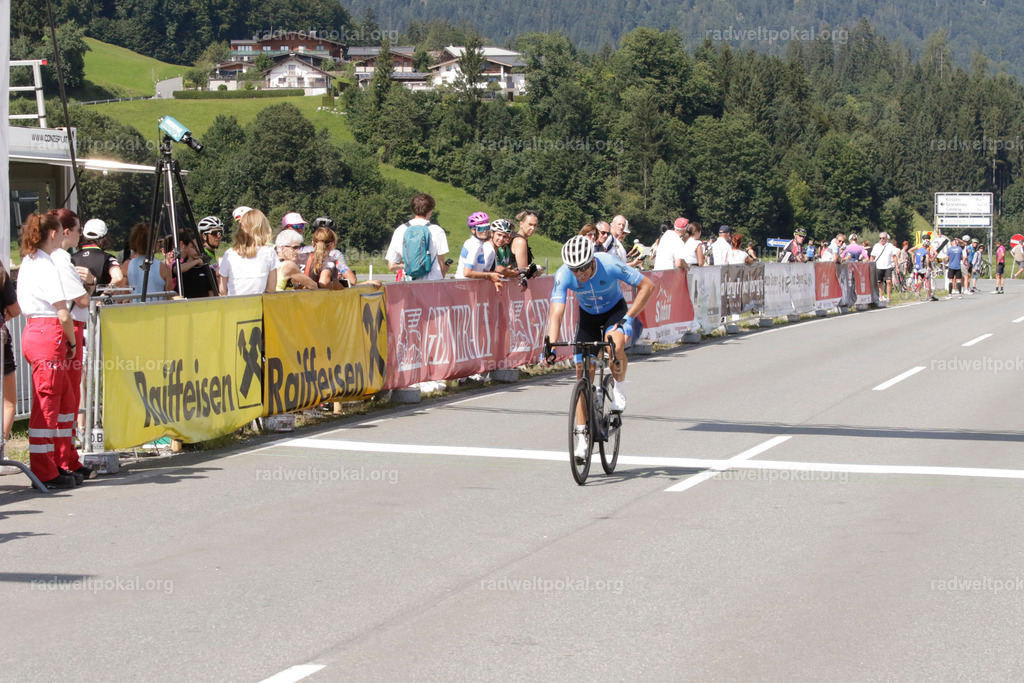 983_20230817_Bewerb_Maenner_Muehlanger | AUT - OESTERREICH, 2023-08-16: SPORT RENNRAD-FAHREN - 55. INTERNATIONALER RADWELTPOKAL IN ST. JOHANN IN TIROL  - Vintage-Radrennen mit WM-Bronze-Medaillen-Siegerin Christina Schweinberger, den Teilnehmer und Alexander Baumann (vom Orginastions-Team) - TAG 2 BEWERB MAENNER IN SECHS GRUPPEN  ; Foto: Roland Muehlanger