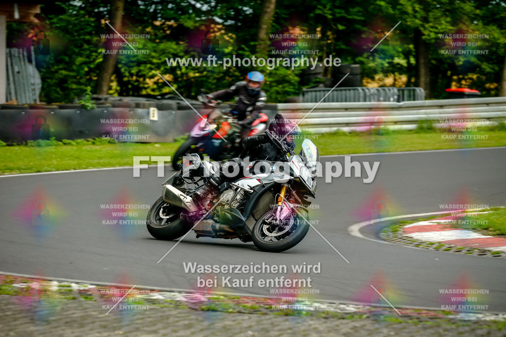VBK-4274 | Hier findet Ihr Bilder von Touristenfahrten auf der Nürburgring Nordschleife oder von anderen Veranstaltungen die ich besucht habe. Viel Spass beim Durch Schauen 