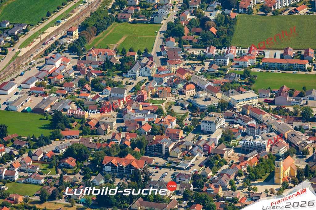 Luftaufnahme der Stadt Pocking - Die Luftaufnahme wurde 2025 vom UL-Flugzeug heraus erstellt ( keine Drohne ) - Hochauflösende Luftaufnahme - für professionelle Ausdrucke geeignet. Die Geschenkidee !Mit Lizenz und Bildrechte bestellbar