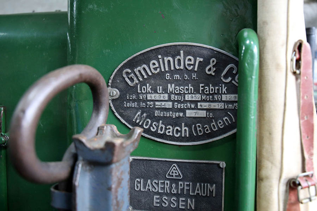Museumsfeldbahn Lindenau | Entdecke über 20 Kategorien Leipzig-Motive: Foto-Downloads, hochwertige Poster, Leinwand- & Fine-Art-Prints. Jetzt Lieblingsfoto im Bildlexikon Leipzig Shop bestellen!