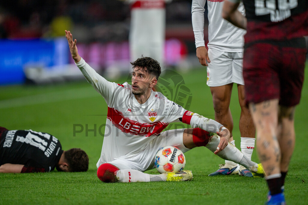 VfB Stuttgart vs. RB Leipzig, Fussball, 1. Bundesliga, 26. Spieltag, 15.03.2026 | Atakan Karazor (VfB Stuttgart, #16),VfB Stuttgart vs. RB Leipzig, Fussball, 1. Bundesliga, 26. Spieltag, 15.03.2026Foto: photosbyphips/Philip Ziegler