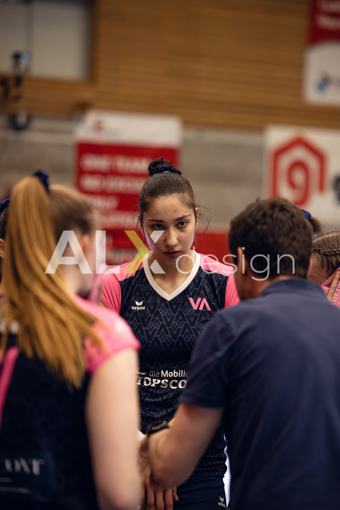 Volleyball I Frauen I Saison 2025-2026 I Volleyball NLA | Women I Round 14 I VC Kanti Schaffhausen - NLZ Volleyball Academy Zürich I 16.01.2026 | NLZ Volleyball Academy - 3 Marharyta Geiko (UKR) – Diagonalangriff - Realisiert mit Pictrs.com