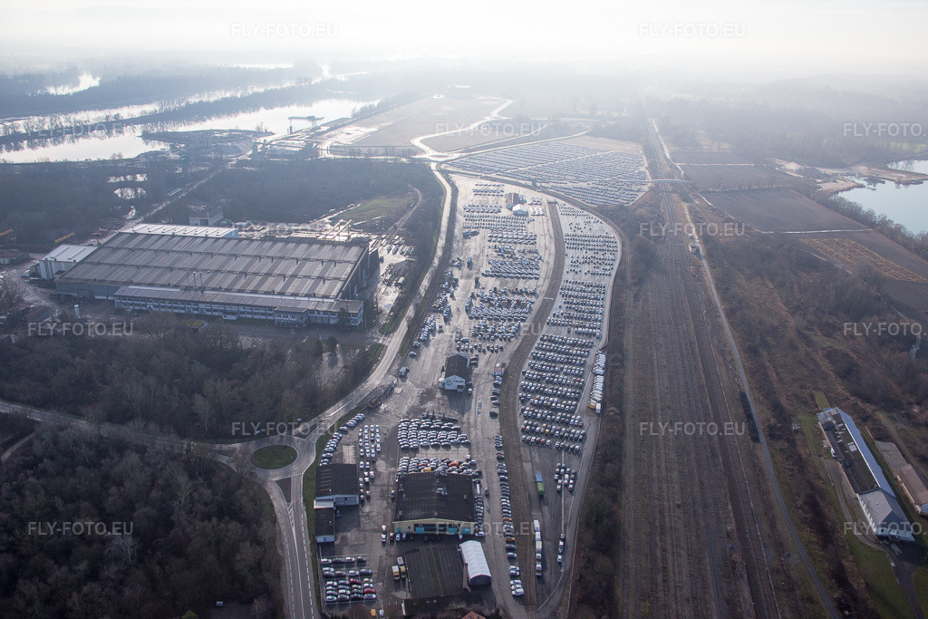 Vue aérienne: Vue de la ville à Lauterbourg dans le département Bas Rhin, France. Photo: IMG_085480.jpg prise le 24/12/2015 par Werner Riehm/FLY-FOTO.euRésolution de l'original: 5472 x 3648 px