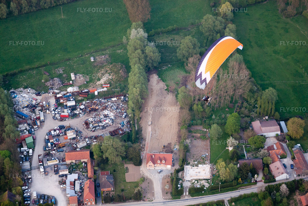 Vue aérienne: Vue de la ville à Audincthun dans le département Pas de Calais, France. Photo: IMG_40140.jpg prise le 17/04/2011 par Werner Riehm/FLY-FOTO.euRésolution de l'original: 4752 x 3168 px