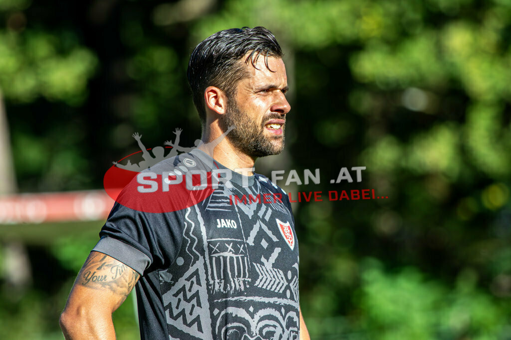 Kärntner Liga | Kärntner Liga ATUS Ferlach - ASKÖ Köttmannsdorf am 02.09.2023 in Ferlach
(Sportplatz Ferlach), Austria, (Photo by Ernst Krawagner sport-fan.at) - Realisiert mit Pictrs.com