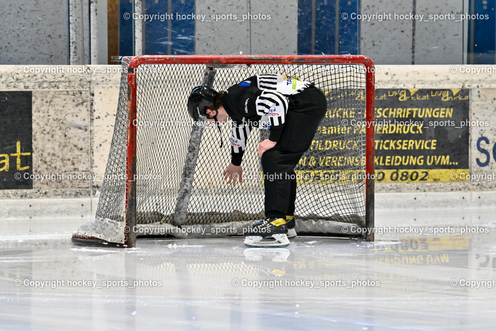 EC Hornets Spittal vs. USC Piraten Velden 18.2.2024 | Puff Wolfgang Referee, EC Hornets Spittal vs. USC Piraten Velden 18.2.2024, EC Hornets Spittal vs. USC Piraten Velden 18.2.2024 am 18.02.2024 in Spittal an der Drau (Eissportzentrum Spittal), Austria, (Photo by Bernd Stefan)