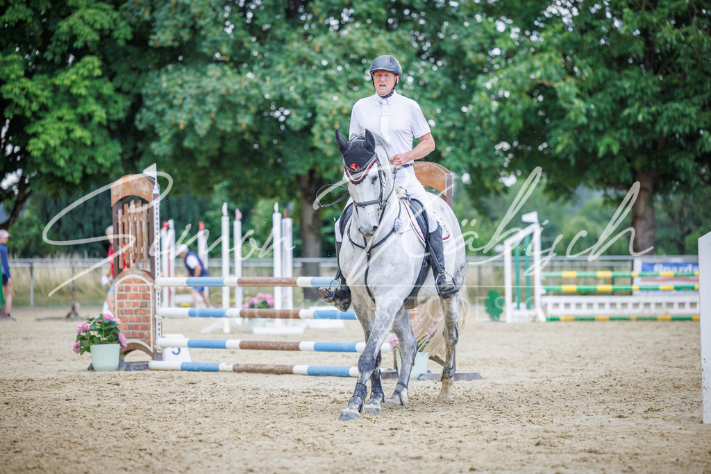 20260705-_3LI4889 | Tierfotografie Pferde, Hunde, Katzen, Haustiere.
Turnierfotografie Reitturniere, Reiten, Springreiten, Dressur in Hanau, dem Main-Kinzig-Kreis und dem Rhein-Main- Gebiet um Frankfurt