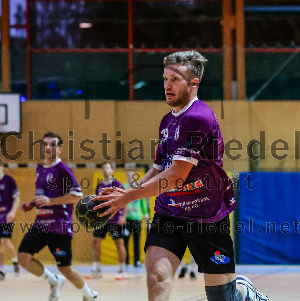 2023-10-14_027_SpVgg_Altenerding_gegen_HSG_Freising_Neufahrn | Erding, Deutschland, 14.10.2023:
Handball, Bezirksoberliga Männer 2023 / 2024, 4. Spieltag, SpVgg Altenerding gegen HSG Freising-Neufahrn, Endergebnis: 27:26

Ferdinand Menzel (SpVgg Altenerding, #29)

Foto: Christian Riedel / fotografie-riedel.net