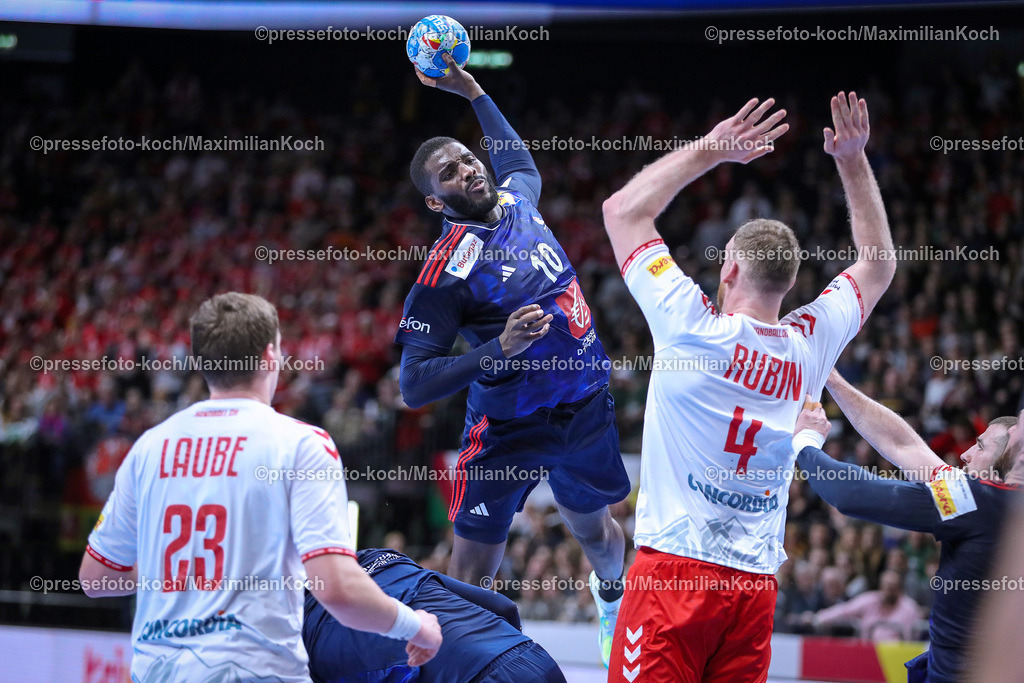 EHFEURO14012401103 | 14.01.2024, EHF EURO 2024, Männer Europameisterschaft Handball, Mercedes-Benz-Arena in Berlin, Frankreich - Schweiz: Dika Mem (Frankreich)