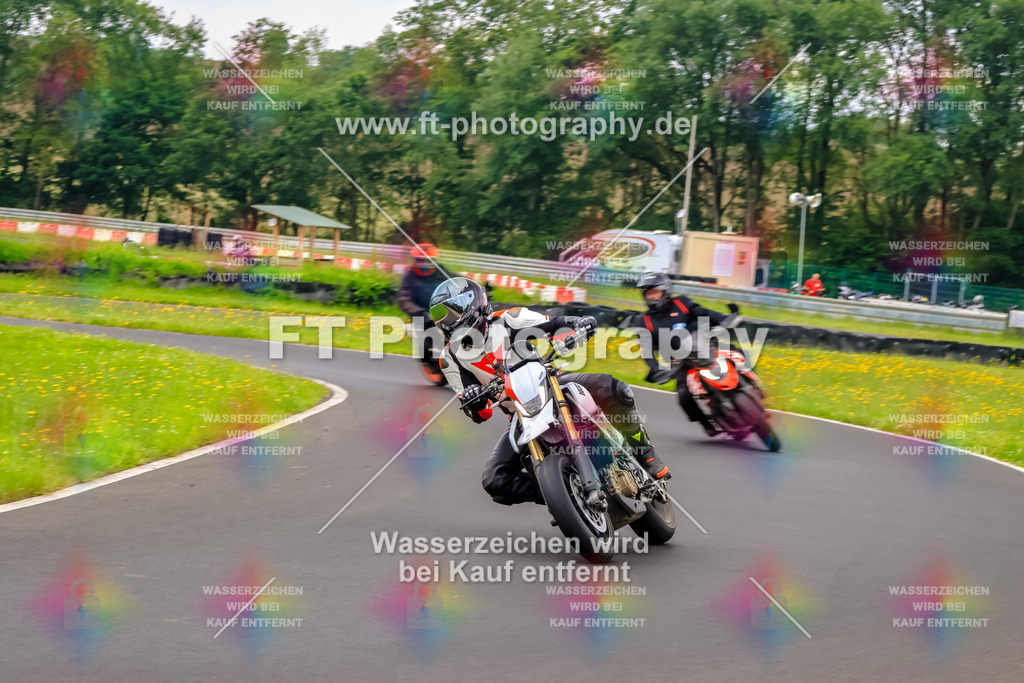 VBK-7128 | Hier findet Ihr Bilder von Touristenfahrten auf der Nürburgring Nordschleife oder von anderen Veranstaltungen die ich besucht habe. Viel Spass beim Durch Schauen 