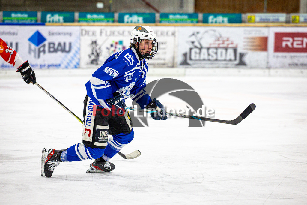 SC Forst NATURE BOYS gegen ESC Hassfurt HAWKS | Eishockey Landesliga Herren Playoffs 2024/25 - Spiel 2 von 4, SC Forst NATURE BOYS gegen ESC Hassfurt HAWKS, 20250222,Simon FEND (Nature Boyz 16) in Aktion,2025-02-22 in Peißenberg (Eisstadion Peißenberg)Simon FEND (Nature Boyz 16)Copyright: WolfgangxLindner foto-lindner.de