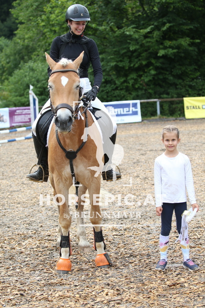 DL2Q3612 | Willkommen bei Brunnmayr - Design & Fotografie – Ihrem Spezialisten für Reitturniere und Pferdeveranstaltungen in Oberösterreich, Salzburg und Bayern! Seit über 17 Jahren sind wir leidenschaftlich dabei.