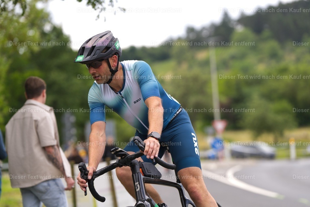 triathlon_wuerzburg_r_2026_06_14-927 | Shop für Fotos von Sportevents z.B. Obstacle Course Racing, OCR, Triathlon, Trail Run und MTB - Realisiert mit Pictrs.com