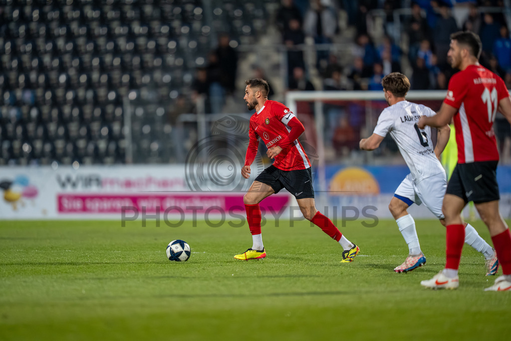 SG Sonnenhof Großaspach vs. SGV Freiberg, Fussball, Regionalliga Suedwest, 30. Spieltag, 22.04.2026 | Volkan Celiktas (SG Sonnenhof Großaspach, #05),SG Sonnenhof Großaspach vs. SGV Freiberg, Fussball, Regionalliga Suedwest, 30. Spieltag, 22.04.2026
