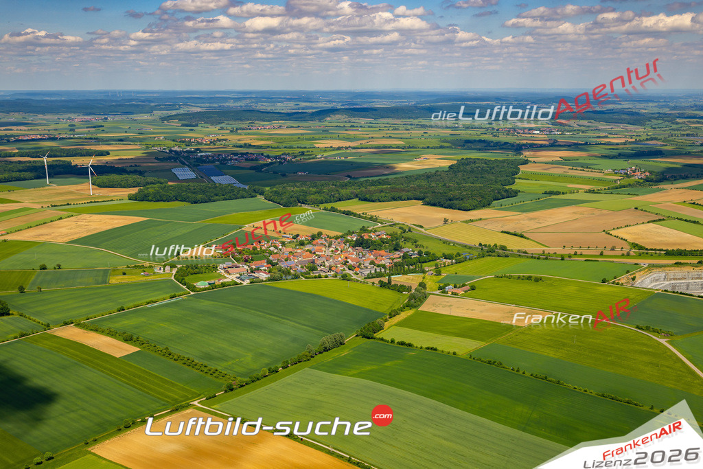 Aktuelles Luftbild von Mörlbach Gallmersgarten - Die Luftaufnahme wurde 2022 mittels UL-Flugzeug erstellt ( keine Drohne ) - hochauflösende Kamera-Systeme von  Canon -Beste Qualität - Für grossformatige Ausdrucke geeignet. Die Geschenkidee !