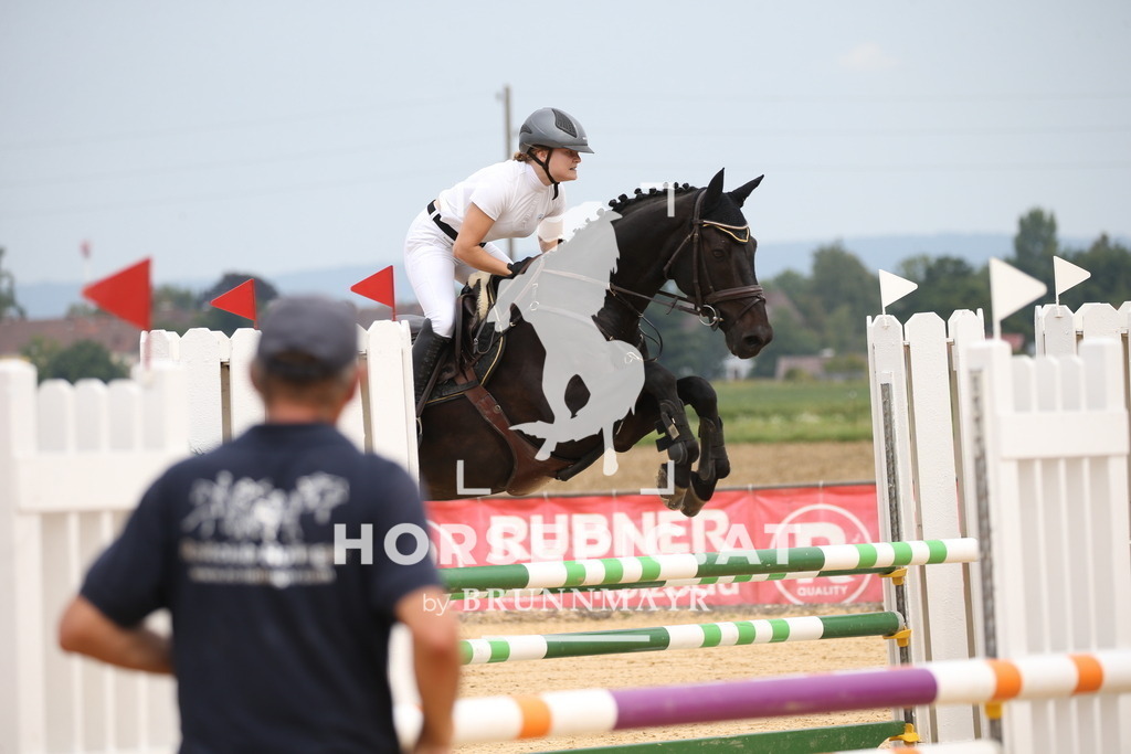 DL2Q3934 | Willkommen bei Brunnmayr - Design & Fotografie – Ihrem Spezialisten für Reitturniere und Pferdeveranstaltungen in Oberösterreich, Salzburg und Bayern! Seit über 17 Jahren sind wir leidenschaftlich dabei.