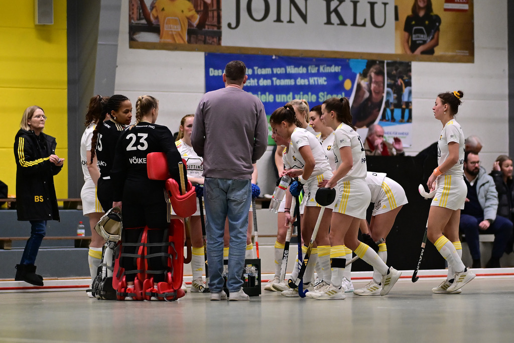 Hockey I Frauen I Saison 2025-2026 I Bundesliga I 9. Spieltag I Harvestehuder THC - UHC Hamburg | Der Sportfotograf. - Realisiert mit Pictrs.com