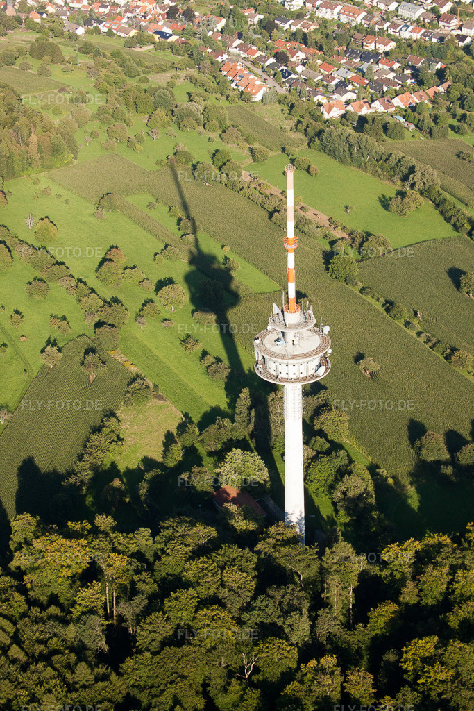 Luftbild: Fernmeldeturm- Bauwerk und Fernsehturm im Ortsteil Grünwettersbach in Karlsruhe im Bundesland Baden-Württemberg in Deutschland. Foto: IMG_32374.jpg vom 21.08.2010 durch Werner Riehm/FLY-FOTO.de