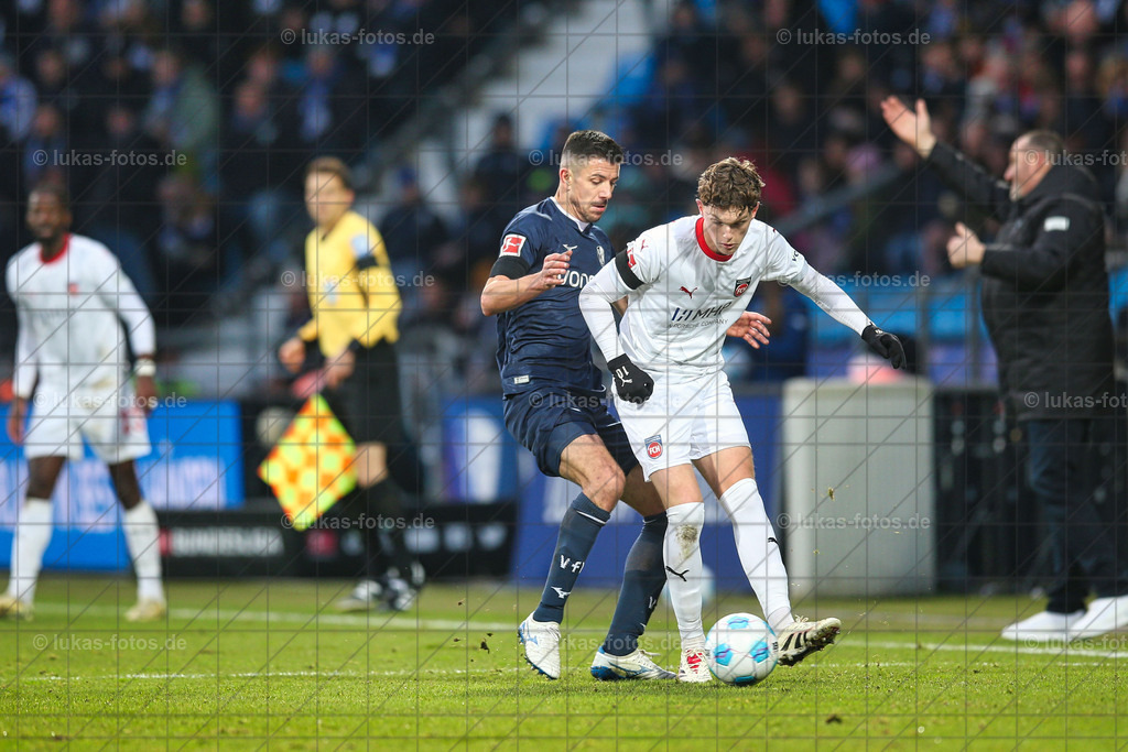 22. Dezember 2024 | VfL Bochum – FC Heidenheim | Zum Jahresabschluss gelang dem VfL Bochum der erste Saisonsieg. Das Duell mit Heidenheim wurde 2:0 gewonnen - Realisiert mit Pictrs.com