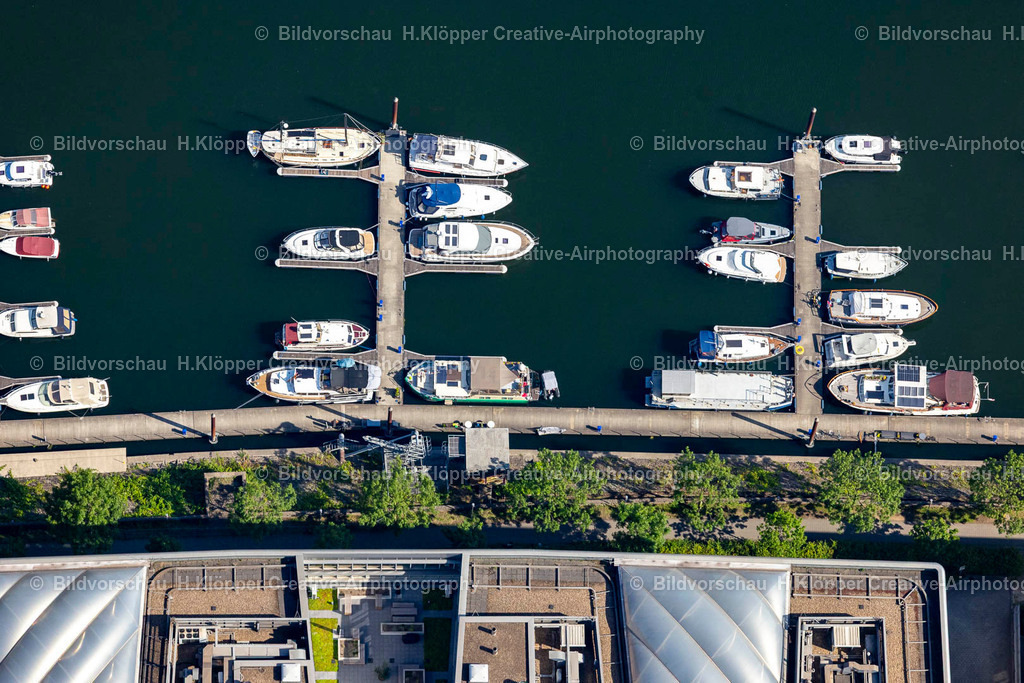 Luftbild Duisburg-4491 | Luftbildfotografie Duisburg Hafen Senkrechtluftbild Sportboot- Anlegestellen und Bootsliegeplätzen am Uferbereich in Duisburg im Bundesland Nordrhein-Westfalen - Realisiert mit Pictrs.com