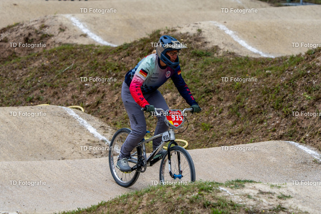 BayBMX2026-05817 | Fotogalerie von Thomas Dettweiler mit Eventbildern und lizenzfreien Fotos. Perfekt als Wandbild, für Büro, Website oder private Nutzung. - Realisiert mit Pictrs.com