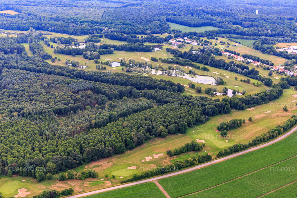 Aerial view: Ponds and greens at the Baden-Baden Golf Club Soufflenheim in Soufflenheim in the state Bas-Rhin, France. – Photo: IMG_107878.jpg taken on 06/14/2018 by Werner Riehm/FLY-FOTO.com – Resolution of the original: 5472 x 3648 px