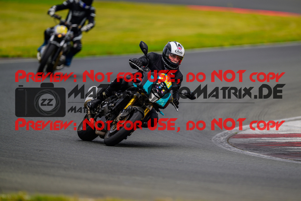 MaZZes_FotoMatrix_240724_6007705_8890 | GELB