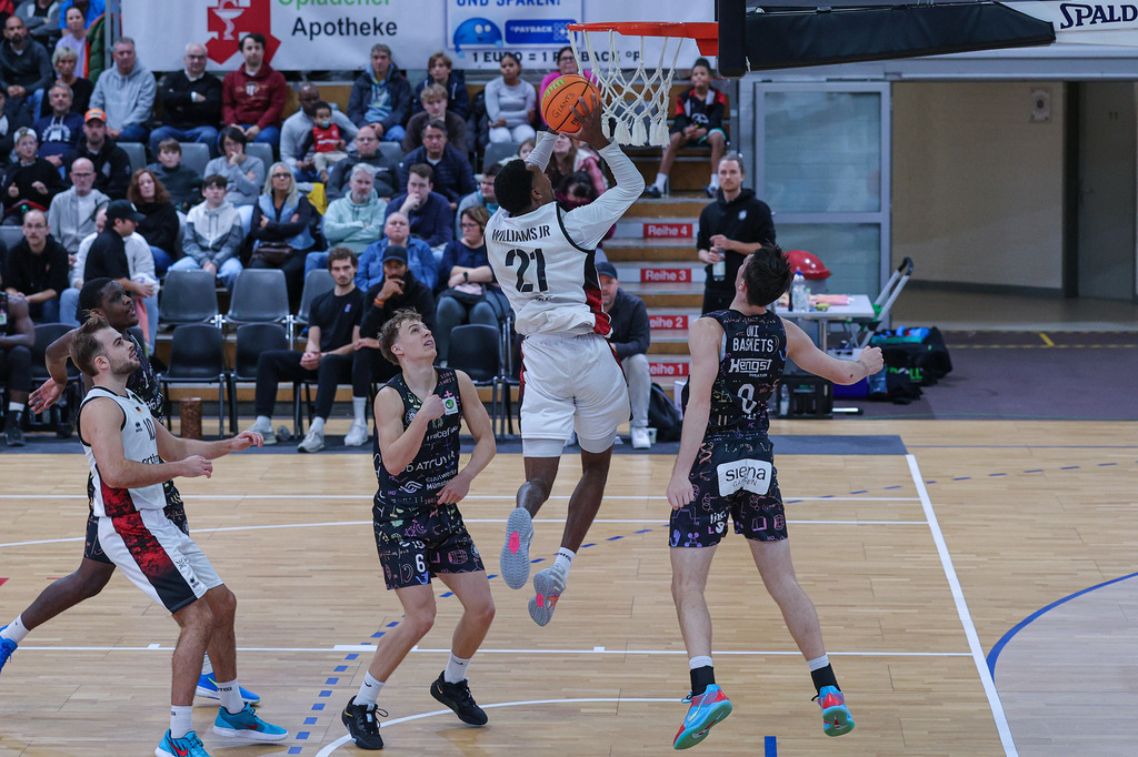Pro A BAYER GIANTS vs Uni Baskets Münster-101 | Fotos von Basketballspielen aus dem Raum NRW fotografiert von Gero Mueller-Laschet und Daniel Schaefer - Realisiert mit Pictrs.com