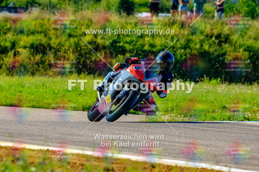 008-2124 | Hier findet Ihr Bilder von Touristenfahrten auf der Nürburgring Nordschleife oder von anderen Veranstaltungen die ich besucht habe. Viel Spass beim Durch Schauen 