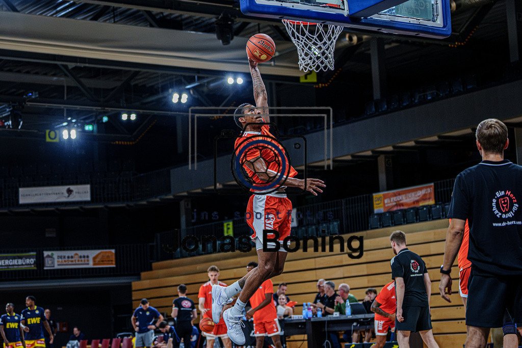 Basketball I Herren I Saison 2026-2027 I Testspiel I RASTA Vechta - EWE Baskets Oldenburg I 49782 | jns.sportfotos - Realisiert mit Pictrs.com