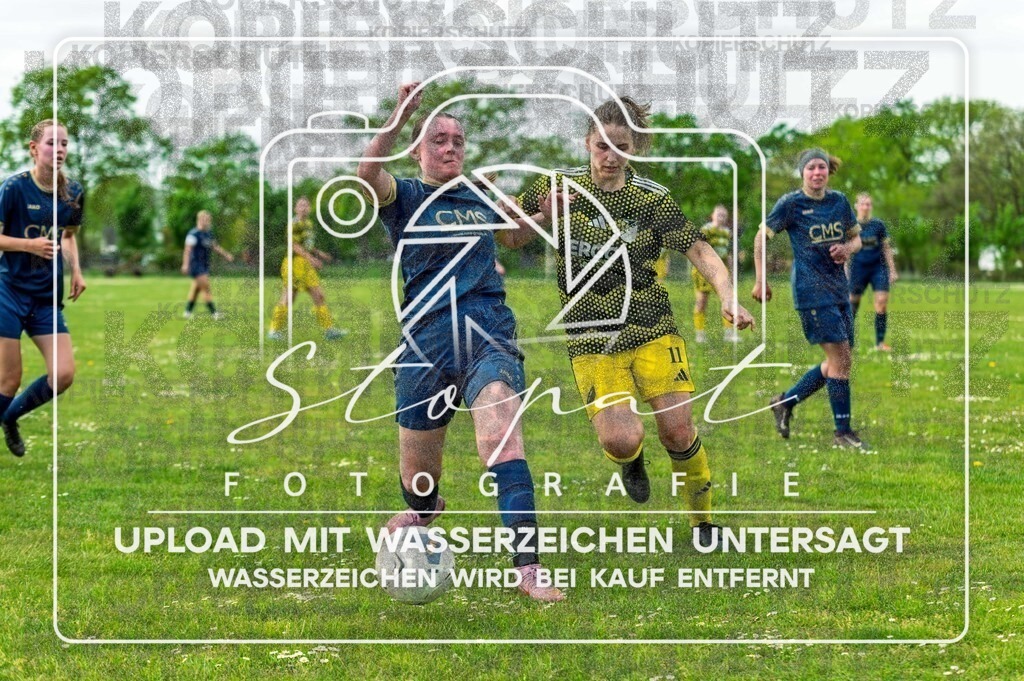 Kreisliga Damen HK - SVN Buchholz vs. SG Fulde | SVN Buchholz, Myroslava Taran (#11 SG Fulde); Kreisliga Damen HK - SVN Buchholz vs. SG Fulde am 03.05.2026 in Sportplatz Buchholz, Buchholz (Aller) - Realisiert mit Pictrs.com