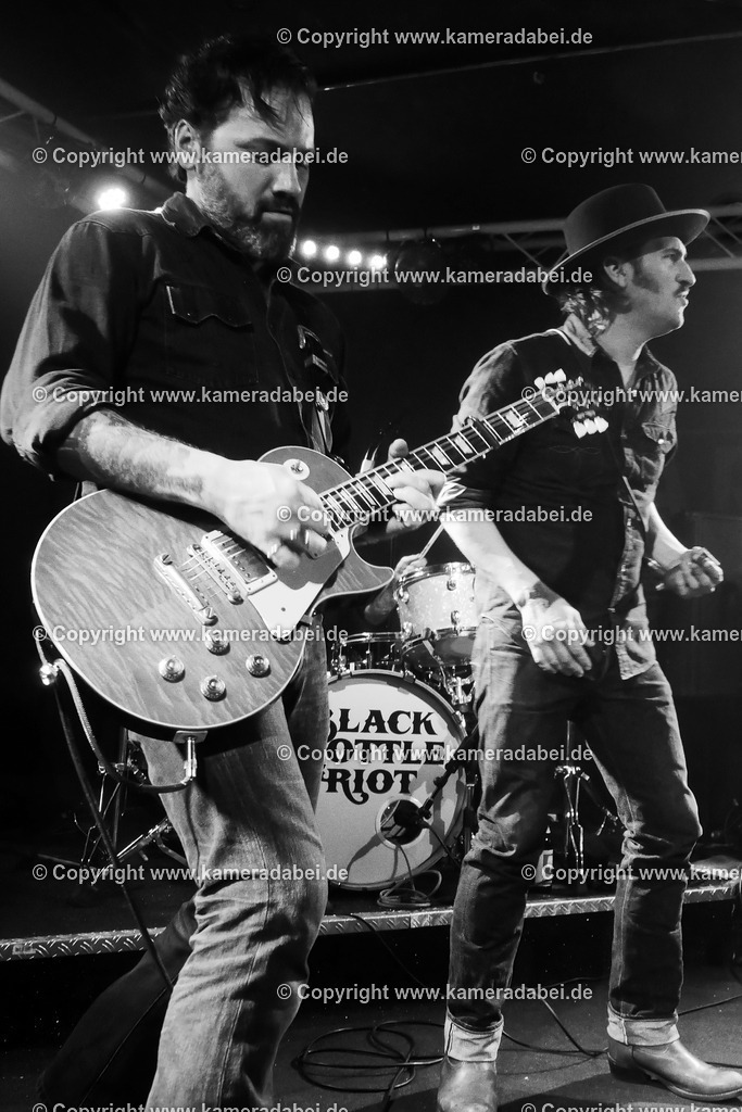 Konzert : Black Bottle Riot am 14.11.2025 im Rare Guitar in Münster | Konzert : Black Bottle Riot am 14.11.2025 im Rare Guitar in Münster - Realisiert mit Pictrs.com