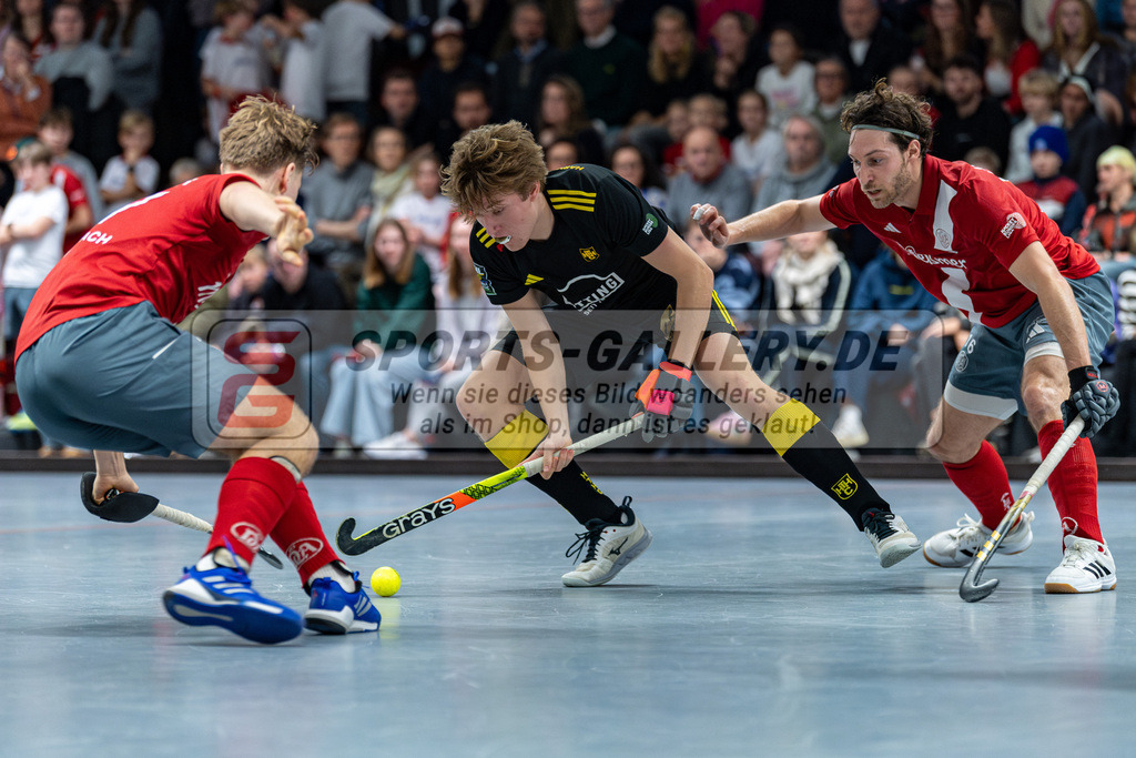 SM_2024-12-20-D85_-163 | 1.Bundesliga Hallenhockey  (M) DCADA - HTHC / 3:4 (1:1)
