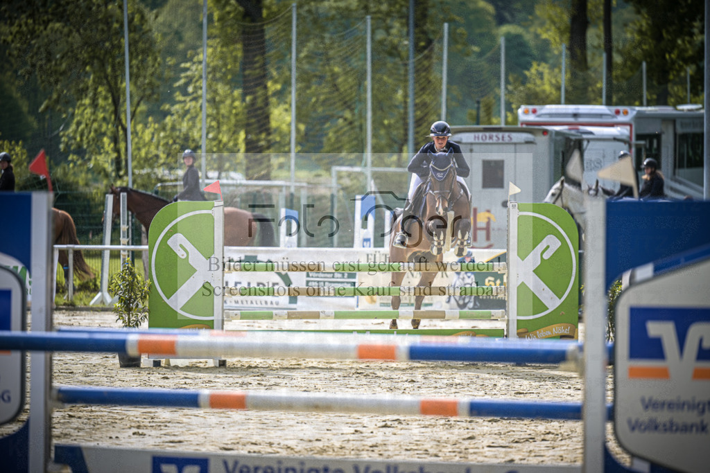 DOS_1418 | Entdecke hochwertige Reitturnierfotos von Foto Oger. Professionell, emotional und authentisch – jetzt Lieblingsmomente im Shop bestellen.Deutschlandweite Turnierfotografie. - Realisiert mit Pictrs.com