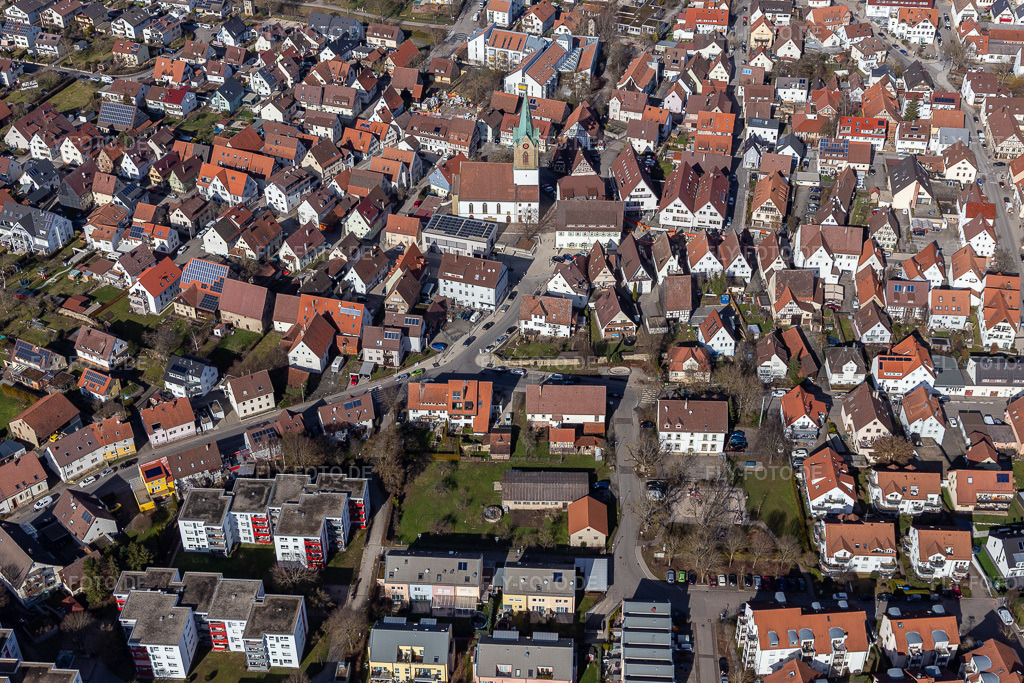 Luftbild: Ortszentrum mit Rathaus und Petruskirche aus Süden in Renningen im Bundesland Baden-Württemberg in Deutschland. Foto: IMG_125056.jpg vom 20.02.2021 durch Werner Riehm/FLY-FOTO.de