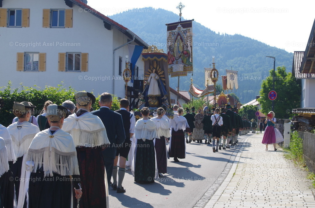 IMGP3348 | fotografiert von Axel PollmannLeonhardi Wallfahrt Benediktbeuern und Murnau, Fronleichnam, Fasching, Landschaft im Loisachtal und Benediktbeuern  - Realisiert mit Pictrs.com