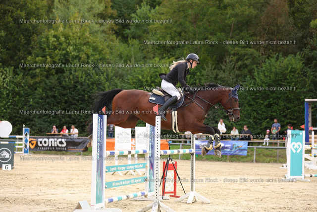 HG9A1138 | laurarinckfotografie - Realisiert mit Pictrs.com