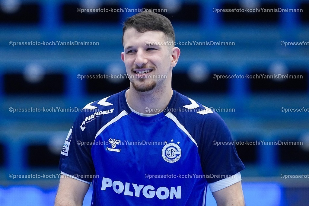 xYDR09102501228 | 09.10.2025, xydrx, Handball, 1.HBL, VFL Gummersbach - HC Erlangen, Schwalbe-Arena: Joao Gomes (VFL Gummersbach #3)
