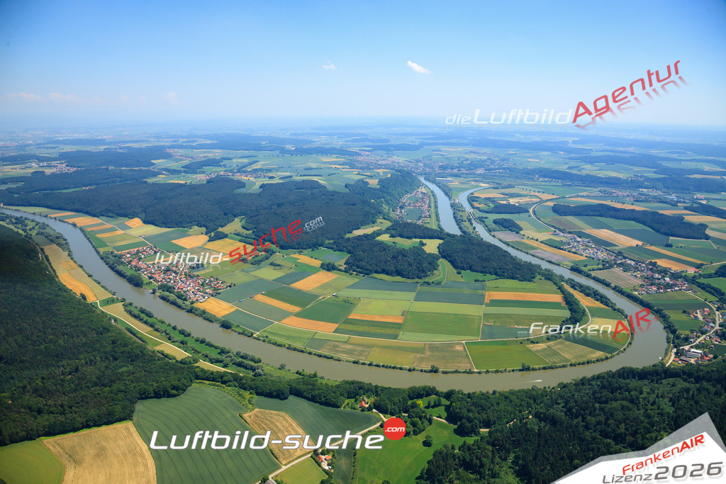 Die Luftaufnahme Matting - Pentling wurde vom UL-Flugzeug (keine Drohne) aus fotografiert.Hohe Druck- Auflösung-die Geschenkidee!