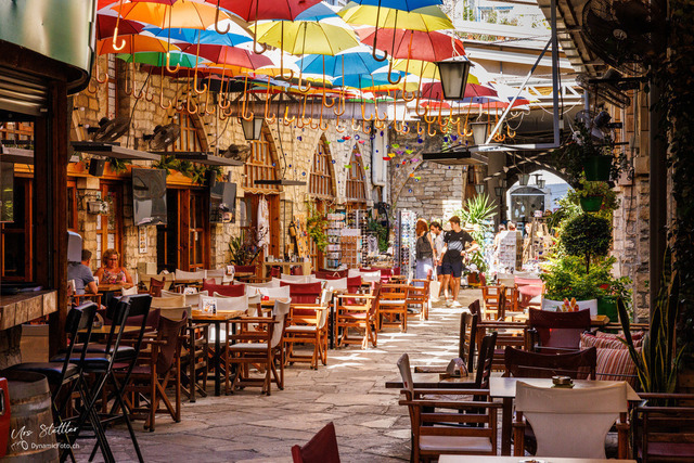 IMG_2022_10_13_0028334 | Professionelle Fotografen für Portrait-, Produkt-, Beauty -, Fashion-, kommerzielle - u. Hochzeitsfotografie sowie für Veranstaltungen. Lokal vor Ort oder in lokalen Studios.