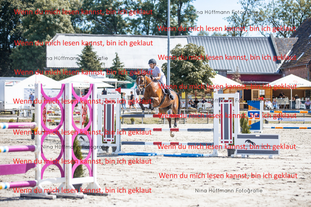 BK1A6438 | Turnierbilder Turnierfotos Nina Hüffmann Turnierfotografie Pferdefotografie Tierzeichnung Haustierzeichnung Pferdezeichnung Hundezeichnung Videograf  - Realisiert mit Pictrs.com