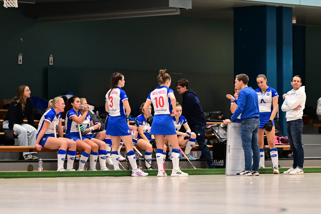 Hockey I Frauen I Halle 2024-2025 I 1. Bundesliga Nord I 5. Spieltag I Großflottbeker THGC - Bremer HC | Der Sportfotograf. - Realisiert mit Pictrs.com