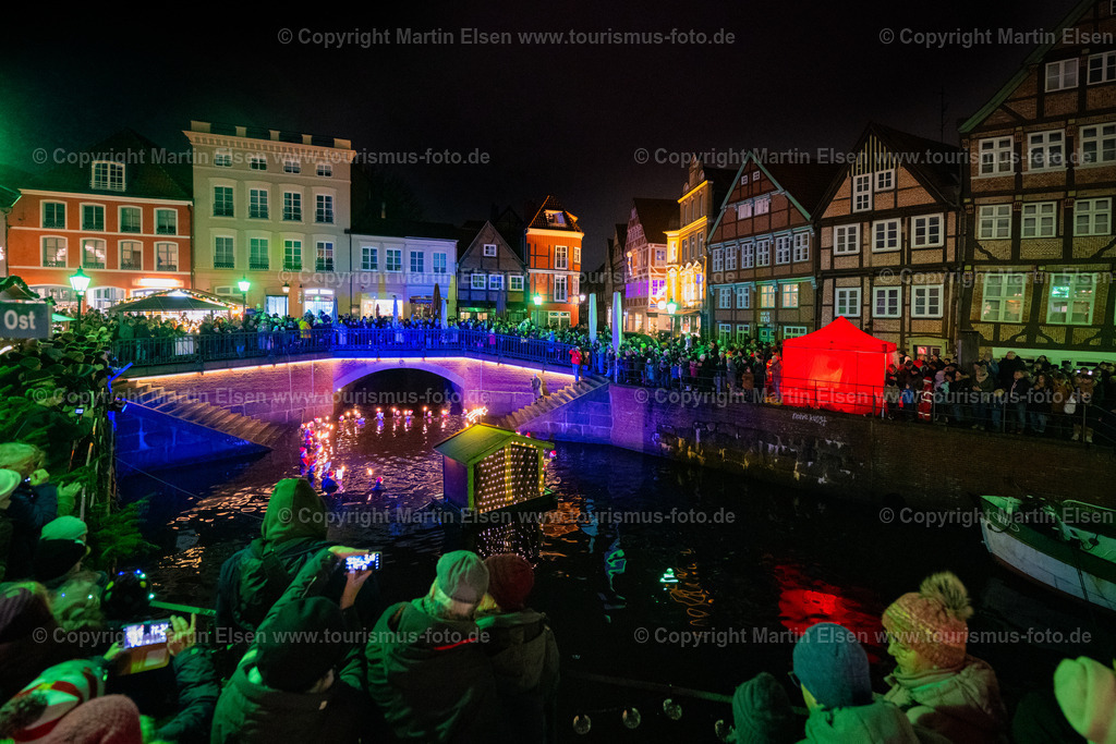 Stade Weihnachtsmarkt Fackelschwimmer DLRG_ELS_7751161223 | Stade DLRG Fackelschimmen 3.Advent - Realisiert mit Pictrs.com