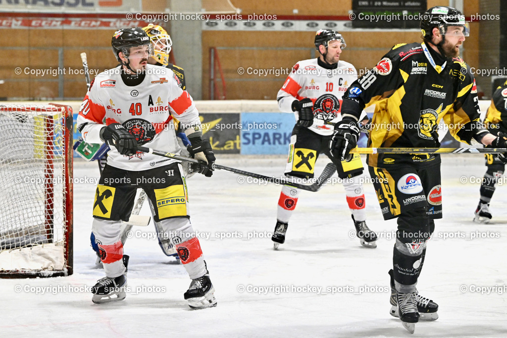 EC MET PHOTOVOLTAIK HORNETS SPITTAL vs. EV ZELTWEG MURTAL LIONS | #38 Zorec Marco EC Hornets Spittal, #40 Forcher Andreas EV ZELTWEG MURTAL LIONS, #10 Sulzer Mario EV ZELTWEG MURTAL LIONS, EC MET PHOTOVOLTAIK HORNETS SPITTAL vs. EV ZELTWEG MURTAL LIONS, EC MET PHOTOVOLTAIK HORNETS SPITTAL vs. EV ZELTWEG MURTAL LIONS am 08.02.2026 in Spittal an der Drau (Eissportzentrum Spittal), Austria, (Photo by Bernd Stefan)