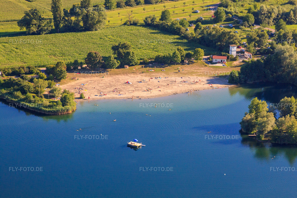 Luftbild: Strandbad Jockgrim mit Badeinsel im Baggersee Johanneswiese in Jockgrim im Bundesland Rheinland-Pfalz in Deutschland. Foto: IMG_30806.jpg vom 31.07.2010 durch Werner Riehm/FLY-FOTO.de