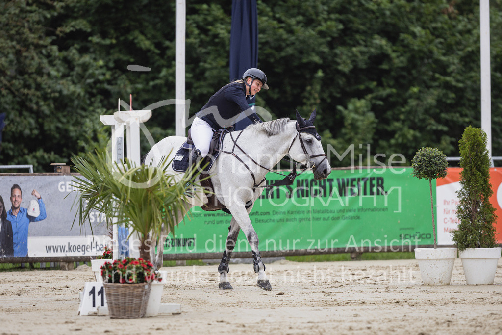 230730_BHO_M2-Spr_1-430 | Deine schönsten Turniermomente als professionelle Fotos! Entdecke hochwertige Pferdesport-Fotografie im Online-Shop. Jetzt Fotos finden & bestellen!